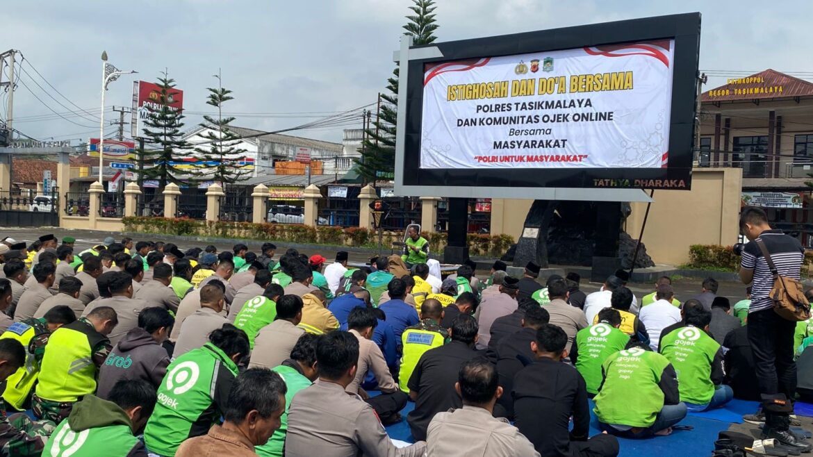 Istigosah Ratusan Ojol di Mapolres Tasikmalaya, Tegaskan Pesan Damai dan Tolak Provokasi